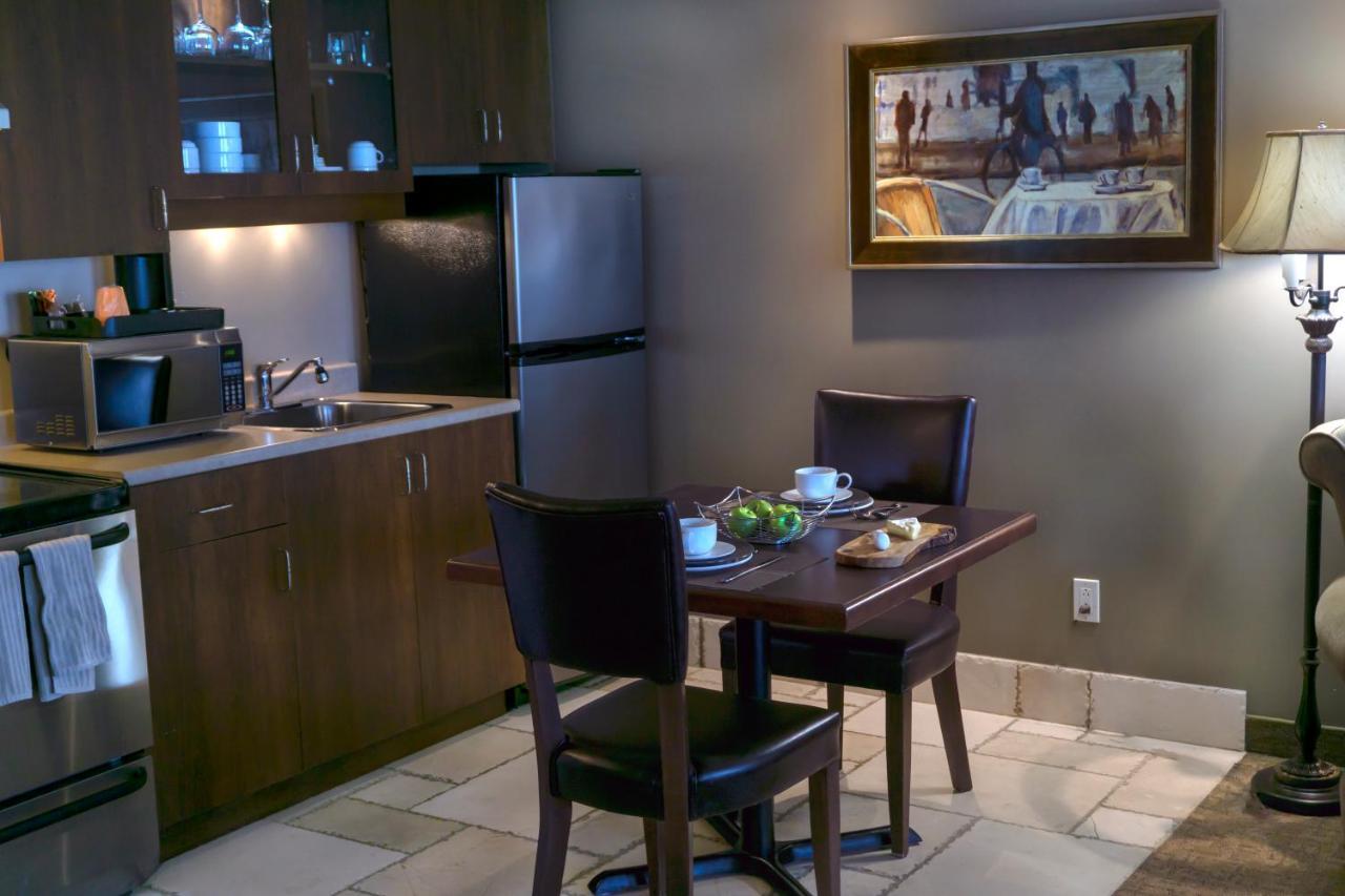 Hotel Brossard Bagian luar foto