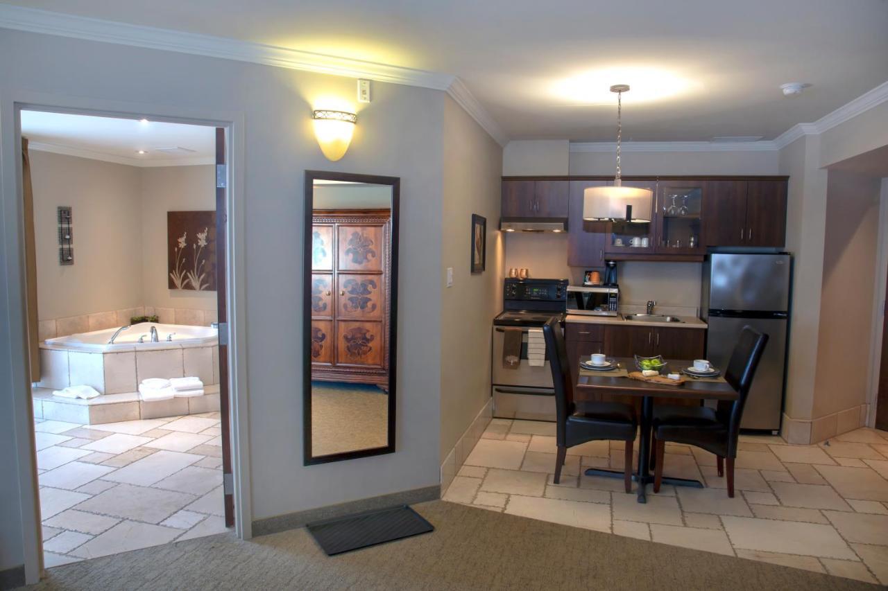 Hotel Brossard Bagian luar foto