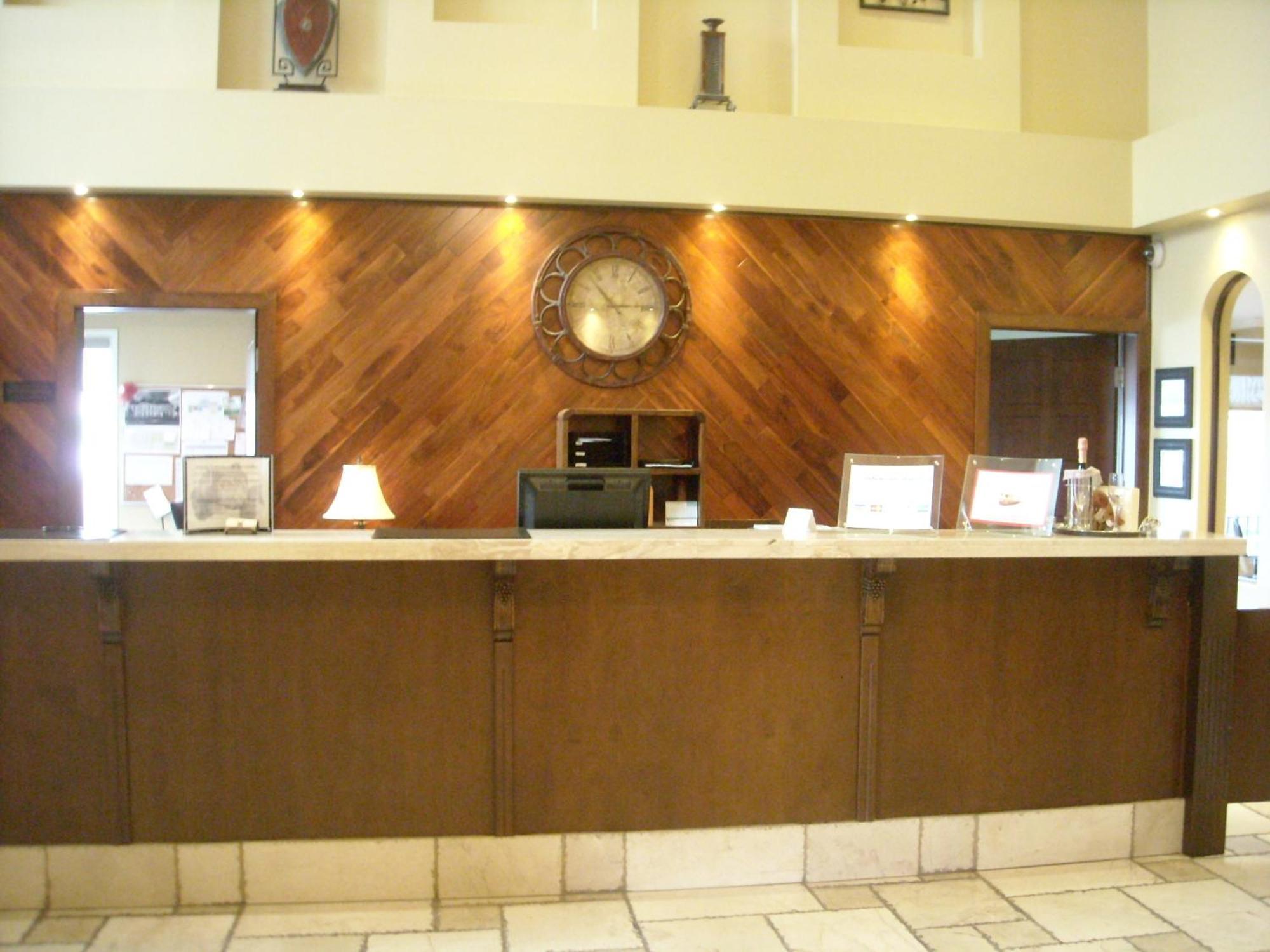 Hotel Brossard Bagian luar foto
