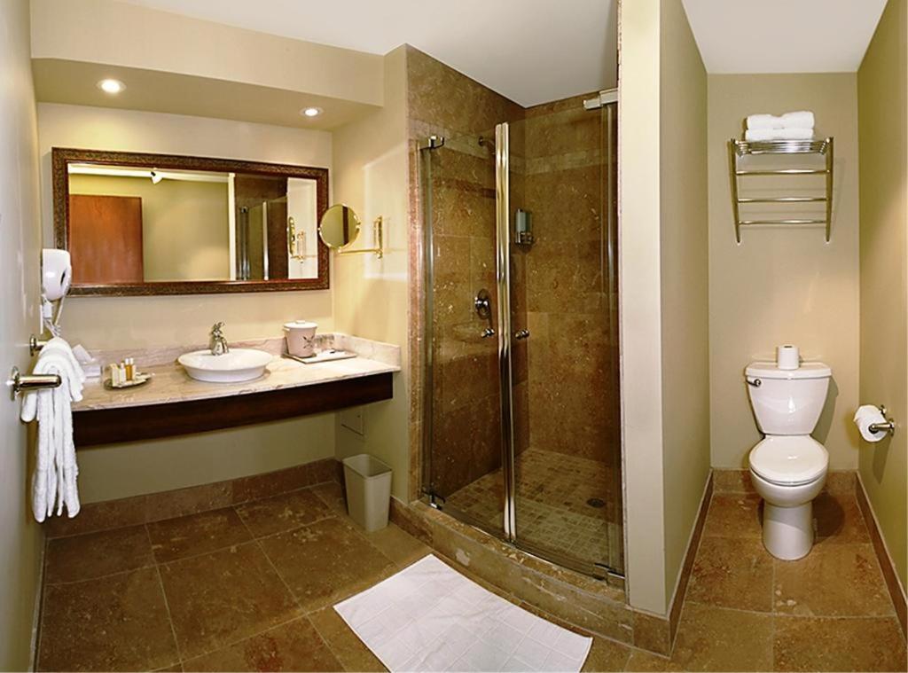 Hotel Brossard Bagian luar foto