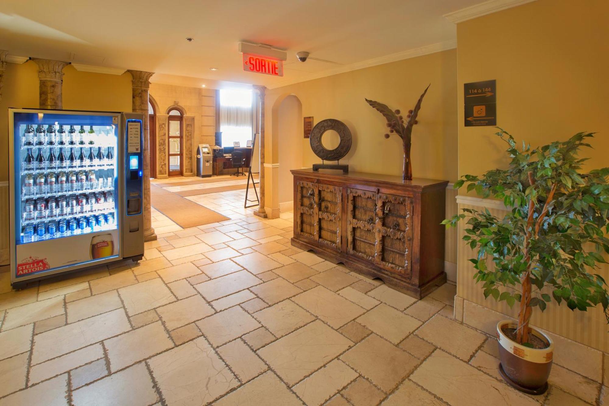 Hotel Brossard Bagian luar foto