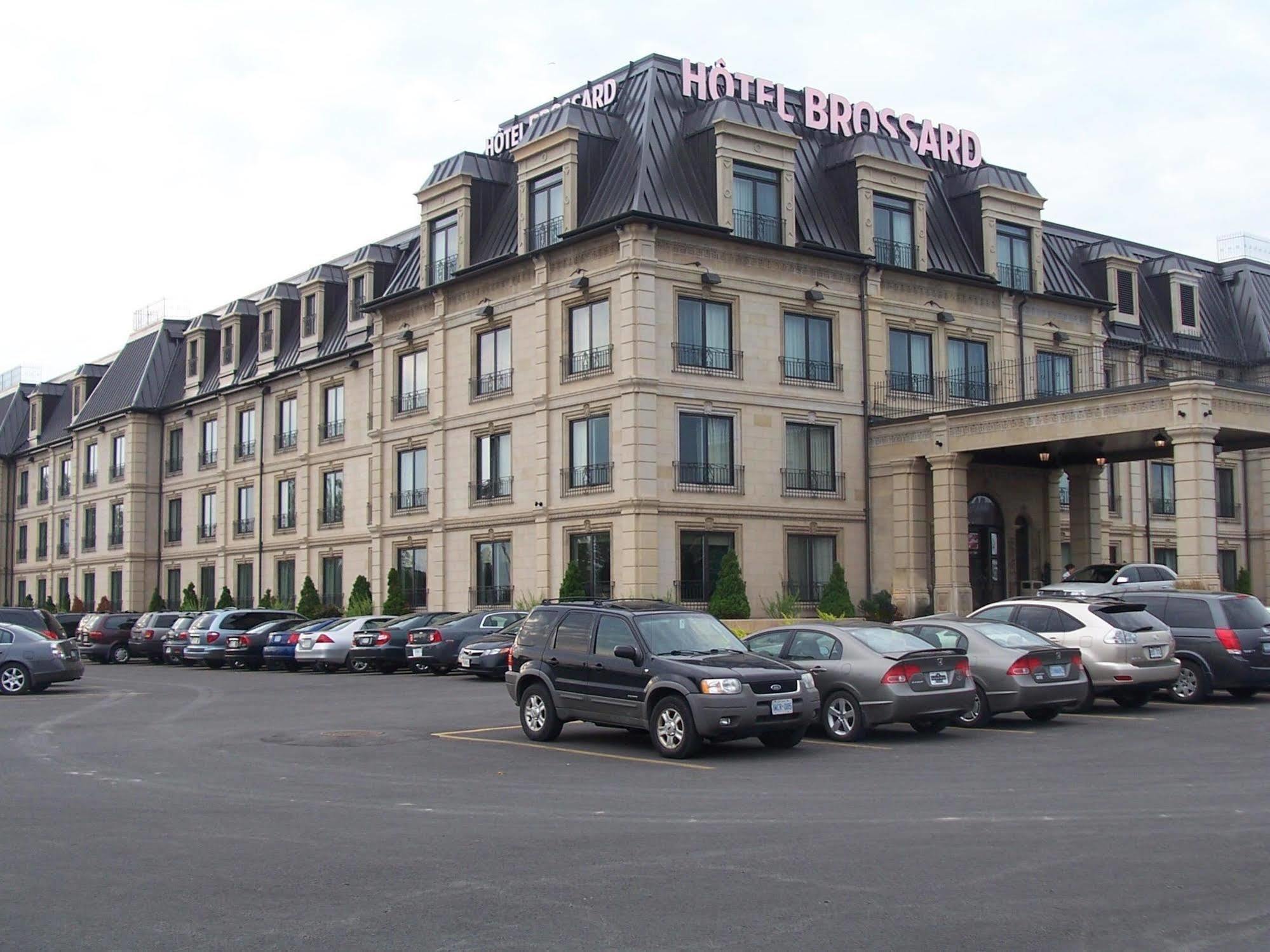Hotel Brossard Bagian luar foto
