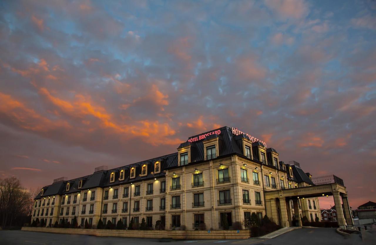 Hotel Brossard Bagian luar foto